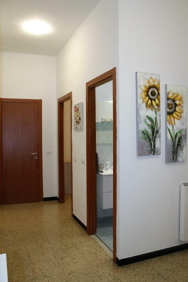 Down Town Cesar Apartment ลาสเปเซีย ภายนอก รูปภาพ