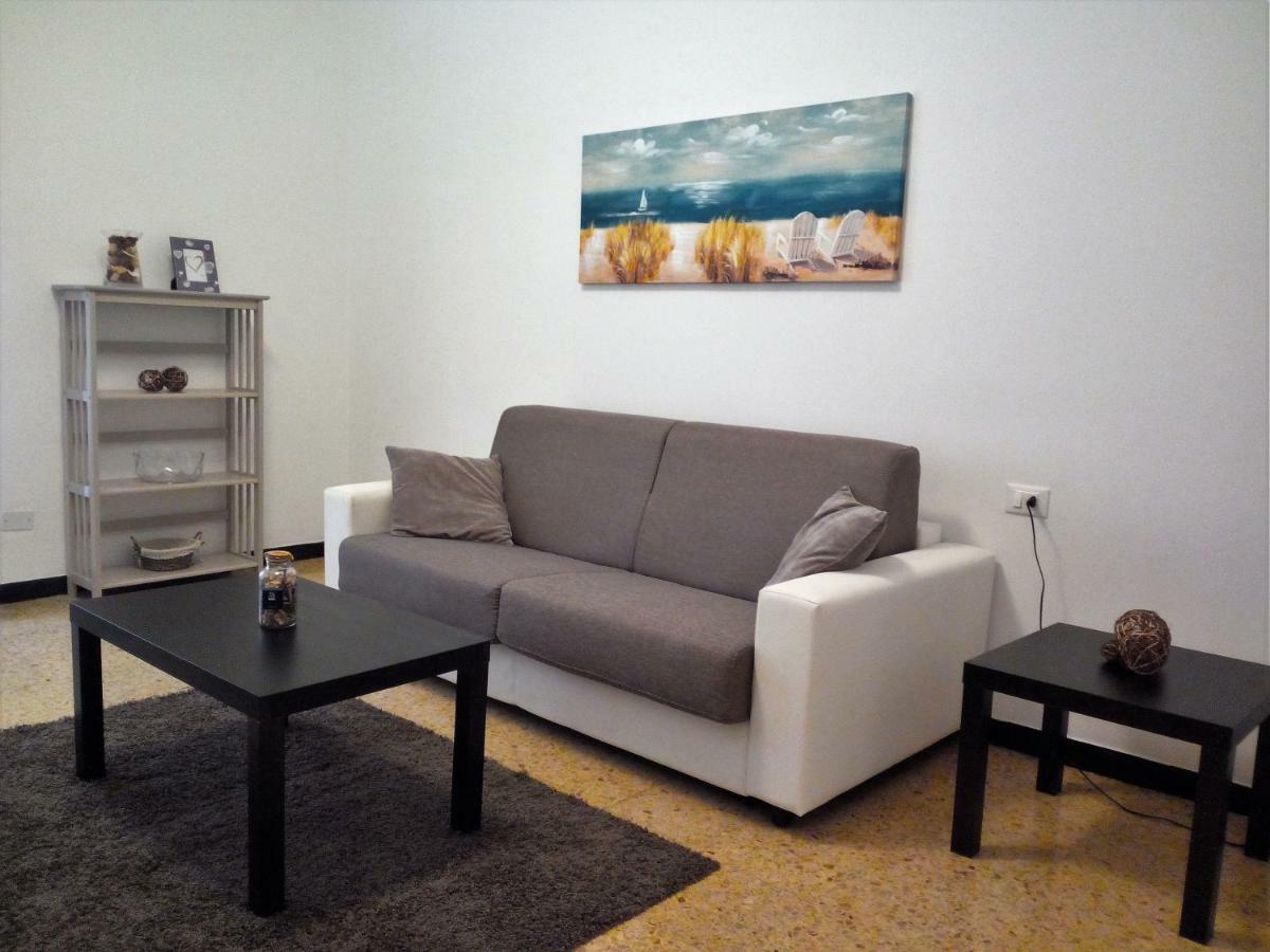 Down Town Cesar Apartment ลาสเปเซีย ภายนอก รูปภาพ